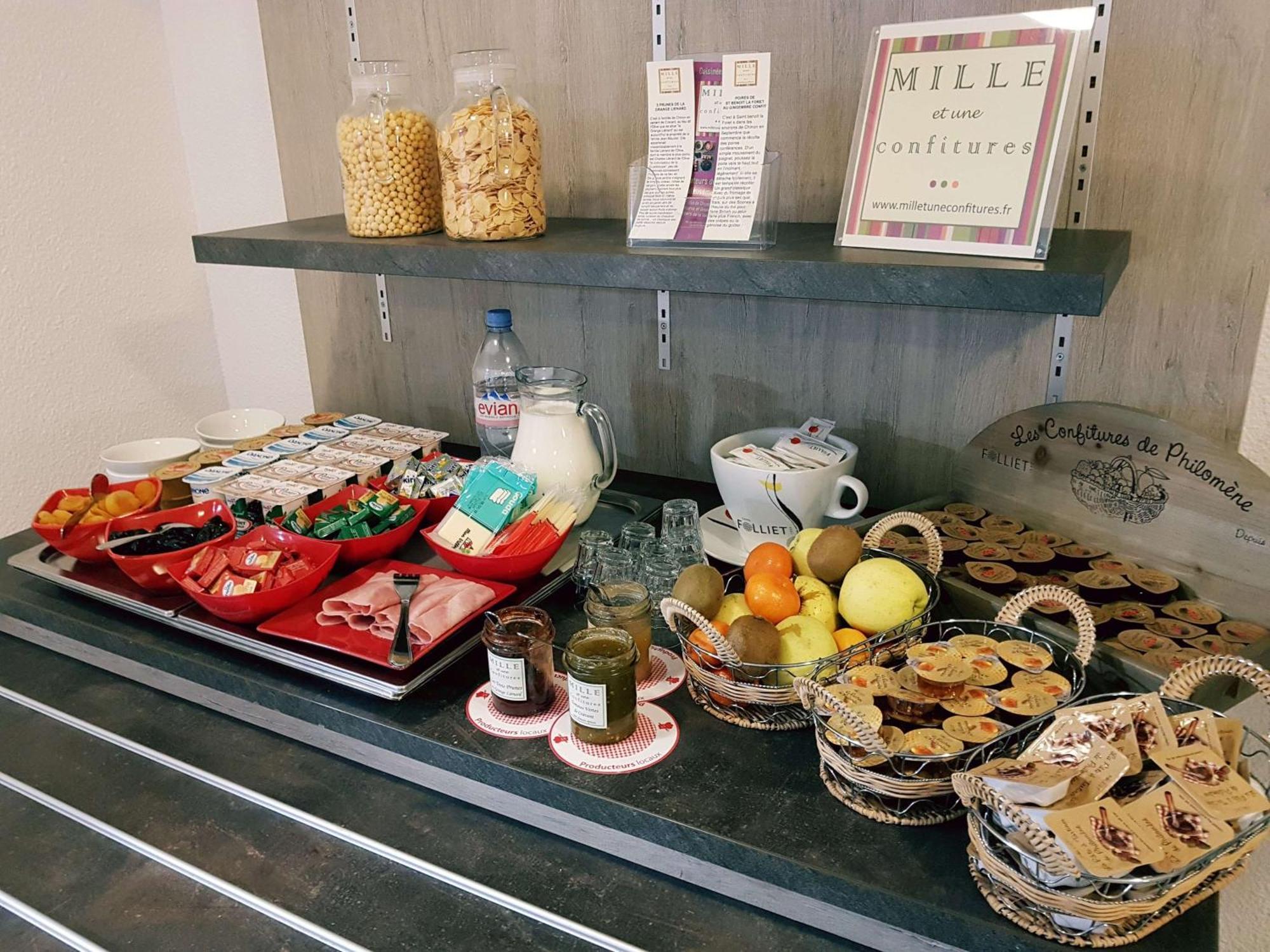 Brit Hotel Essentiel Tours Nord Εξωτερικό φωτογραφία