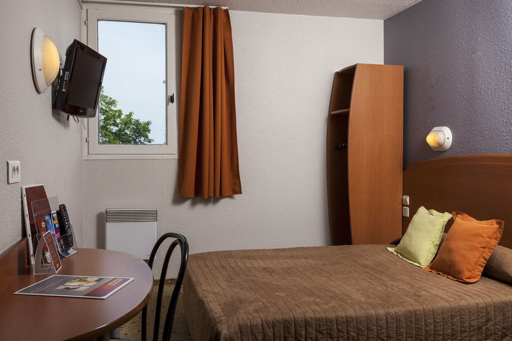 Brit Hotel Essentiel Tours Nord Εξωτερικό φωτογραφία